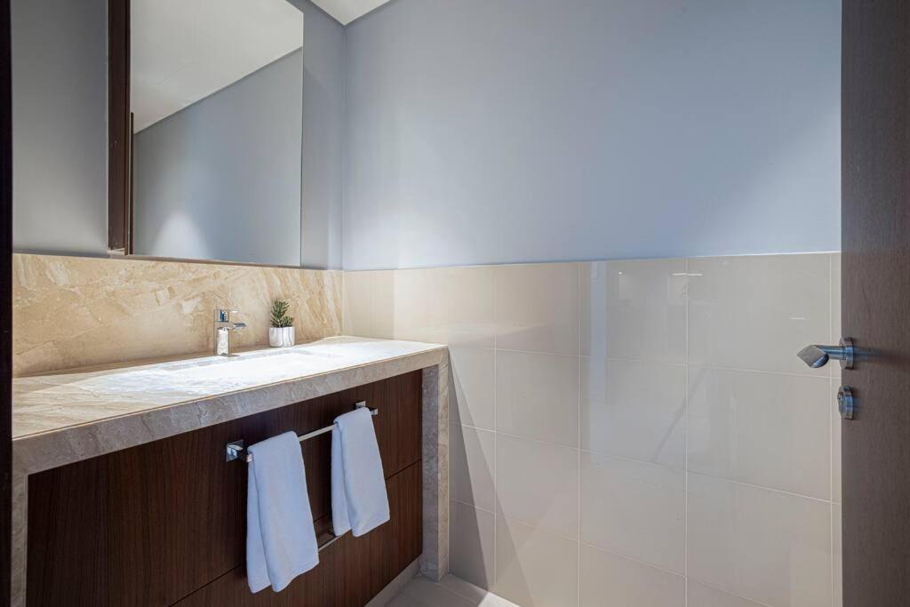 두바이 Magnificent Brand New Lux 3Br Burj & Fountain View 아파트 외부 사진